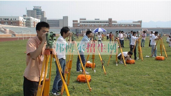 重慶建筑高級技工學(xué)校2016年報(bào)名條件、招生對象