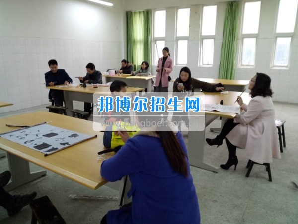 四川省宜賓市南溪區(qū)職業(yè)高級中學(xué)校廣泛開展教職工興趣班活動
