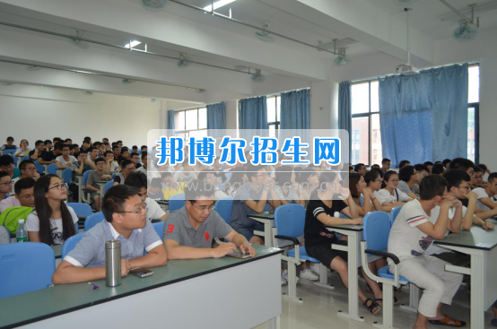 西南科技大學(xué)城市學(xué)院召開2018屆畢業(yè)年級(jí)教學(xué)宣講會(huì)