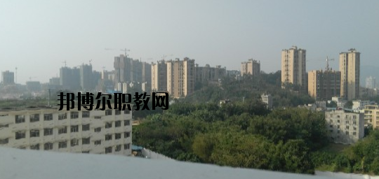 陸川中等職業(yè)學(xué)校2020年招生辦聯(lián)系電話 