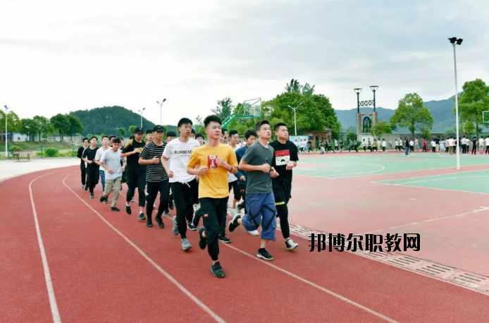 九江廬山西海藝術(shù)學(xué)校2020年報(bào)名條件、招生要求、招生對象