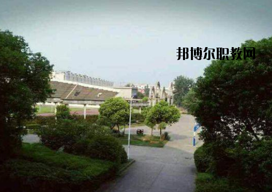 南昌經(jīng)濟(jì)管理學(xué)校2020年招生辦聯(lián)系電話(huà)