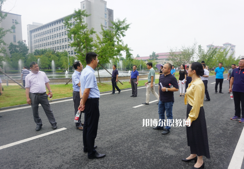 連云港中醫(yī)藥高等職業(yè)技術(shù)學(xué)校2021年招生辦聯(lián)系電話