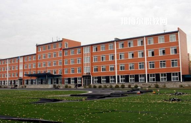 云南楚雄工業(yè)學(xué)校2021年報名條件、招生要求、招生對象