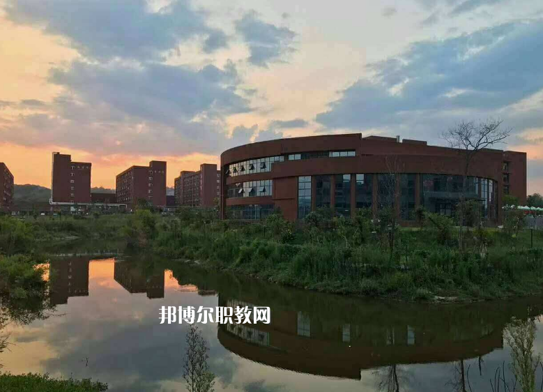 三峽聯(lián)合職業(yè)大學2022年招生錄取分數(shù)線