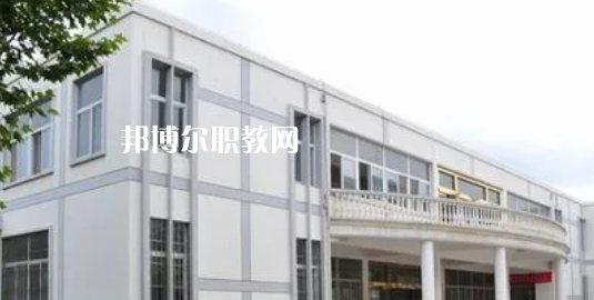 江蘇省金湖中等專業(yè)學(xué)校地址在哪里，哪個(gè)地區(qū)，哪個(gè)城市?