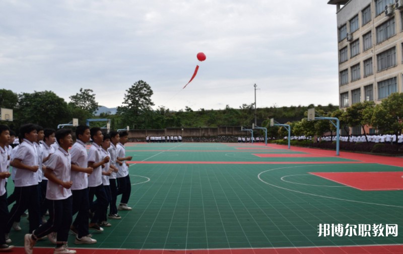 2024靈川縣職業(yè)中等專業(yè)學(xué)校招生計(jì)劃 招生人數(shù)是多少(附要求、條件、對(duì)象)