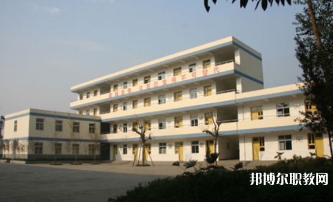 四川2025年初中生可以上電工學校嗎